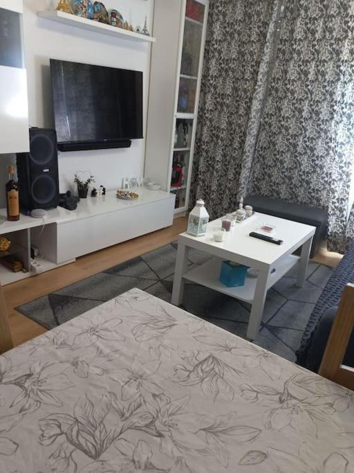 “Apartamento Moderno Y Acogedor Madrid Luaran gambar